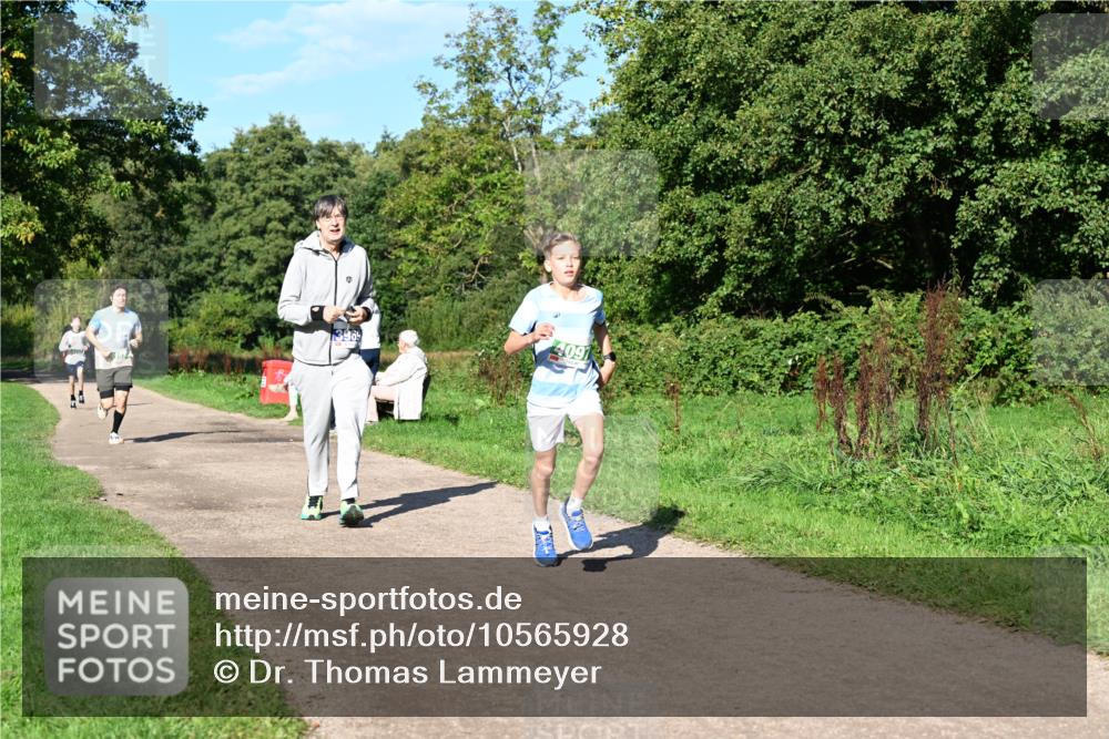 27.09.2026 - 35. Volkslauf durch das schöne Alstertal Dr. Thomas Lammeyer http://msf.ph/oto/10565928 27.09.2026 10:38:38 Laufen 3989, 4091 meine-sportfotos.de