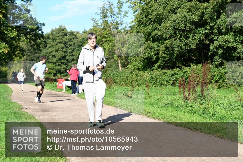 27.09.2026 - 35. Volkslauf durch das schöne Alstertal Dr. Thomas Lammeyer http://msf.ph/oto/10565943 27.09.2026 10:38:40 Laufen  meine-sportfotos.de