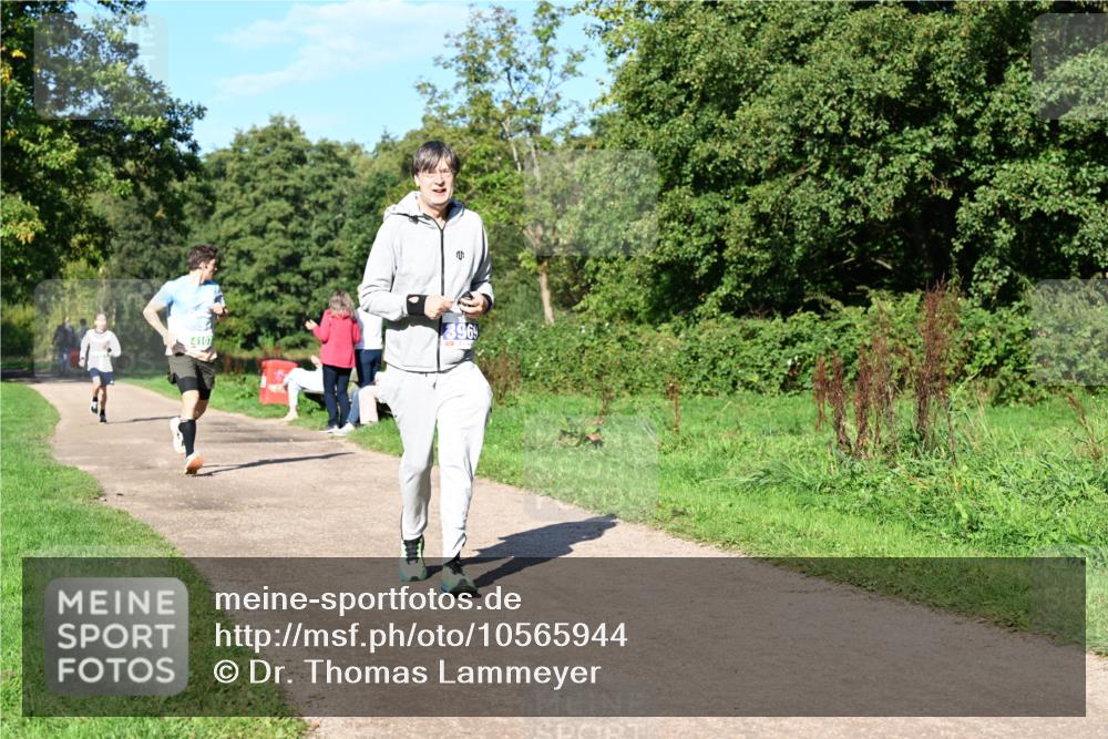 27.09.2026 - 35. Volkslauf durch das schöne Alstertal Dr. Thomas Lammeyer http://msf.ph/oto/10565944 27.09.2026 10:38:40 Laufen 4107, 3969 meine-sportfotos.de