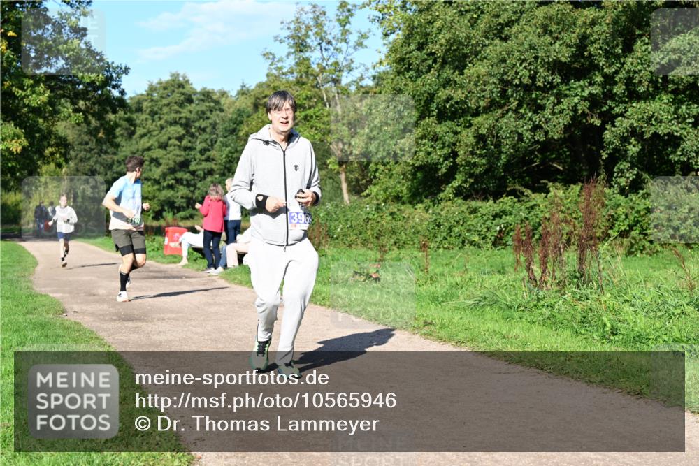 27.09.2026 - 35. Volkslauf durch das schöne Alstertal Dr. Thomas Lammeyer http://msf.ph/oto/10565946 27.09.2026 10:38:40 Laufen 3969 meine-sportfotos.de