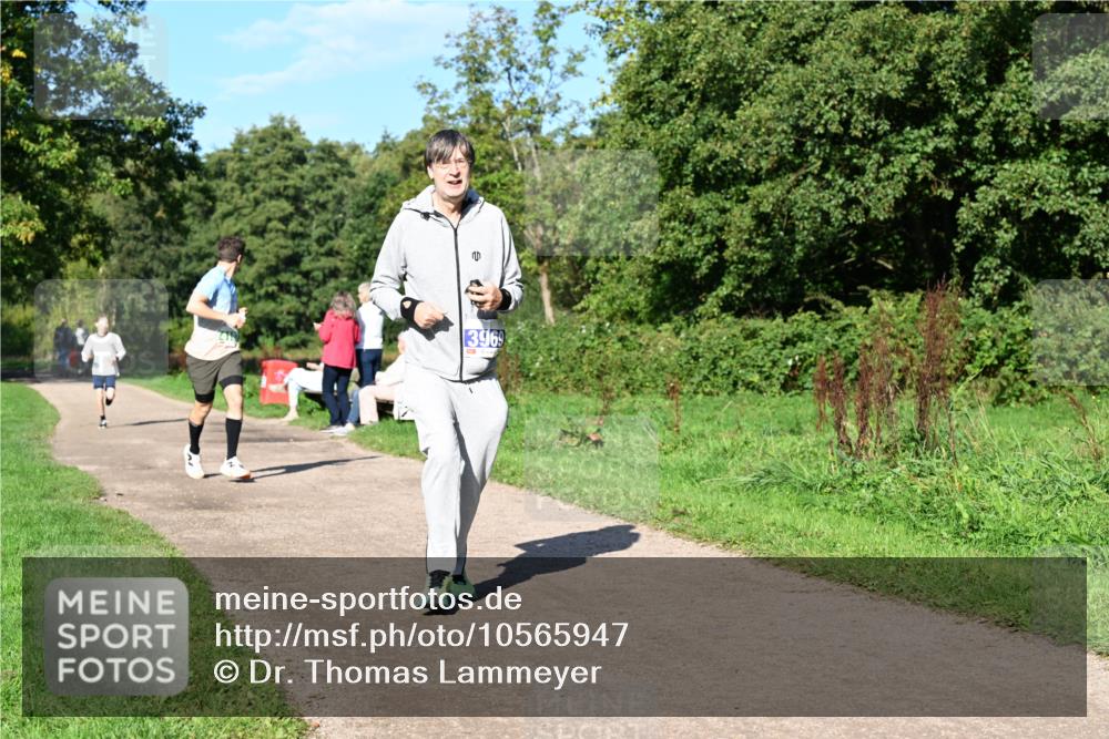 27.09.2026 - 35. Volkslauf durch das schöne Alstertal Dr. Thomas Lammeyer http://msf.ph/oto/10565947 27.09.2026 10:38:40 Laufen 3969 meine-sportfotos.de