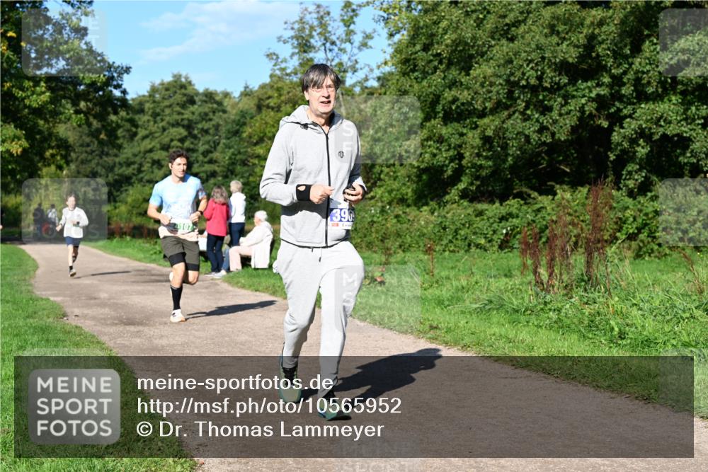 27.09.2026 - 35. Volkslauf durch das schöne Alstertal Dr. Thomas Lammeyer http://msf.ph/oto/10565952 27.09.2026 10:38:41 Laufen 396 meine-sportfotos.de