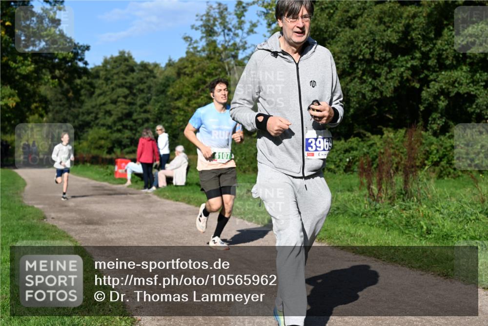 27.09.2026 - 35. Volkslauf durch das schöne Alstertal Dr. Thomas Lammeyer http://msf.ph/oto/10565962 27.09.2026 10:38:42 Laufen 4107, 3969 meine-sportfotos.de
