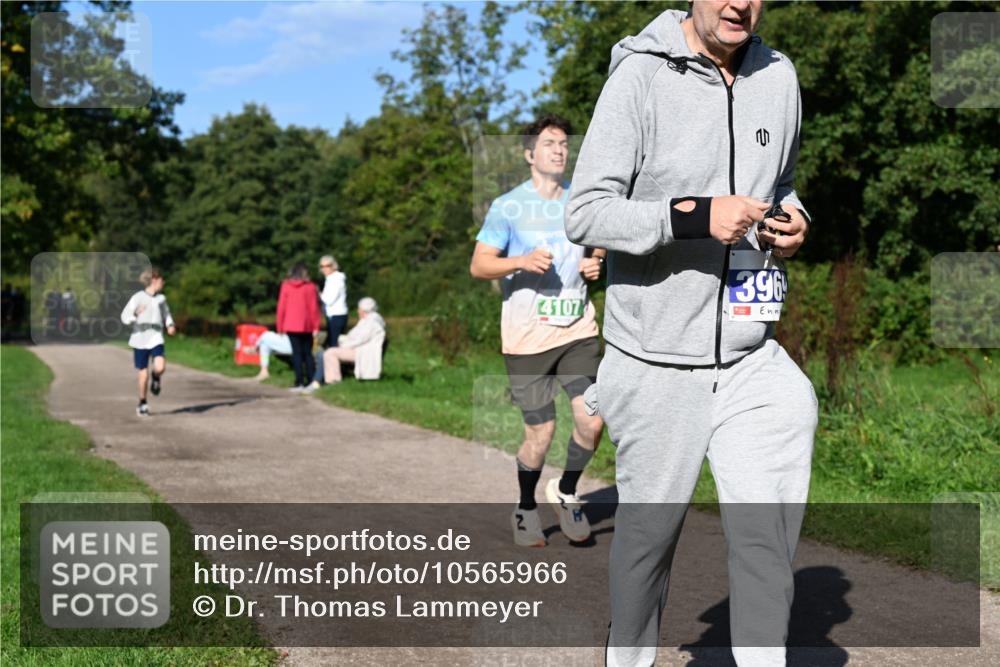 27.09.2026 - 35. Volkslauf durch das schöne Alstertal Dr. Thomas Lammeyer http://msf.ph/oto/10565966 27.09.2026 10:38:42 Laufen 4107, 396 meine-sportfotos.de