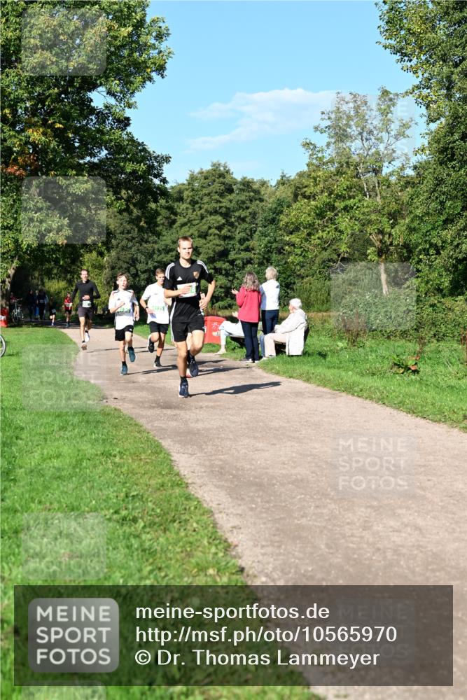 27.09.2026 - 35. Volkslauf durch das schöne Alstertal Dr. Thomas Lammeyer http://msf.ph/oto/10565970 27.09.2026 10:38:54 Laufen  meine-sportfotos.de