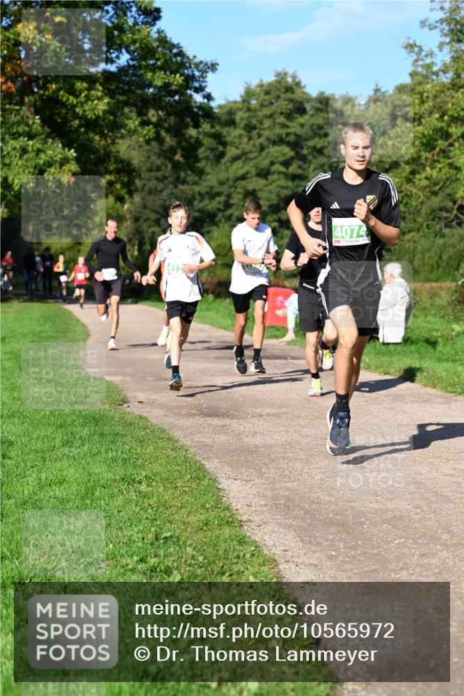 27.09.2026 - 35. Volkslauf durch das schöne Alstertal Dr. Thomas Lammeyer http://msf.ph/oto/10565972 27.09.2026 10:38:55 Laufen 4074 meine-sportfotos.de