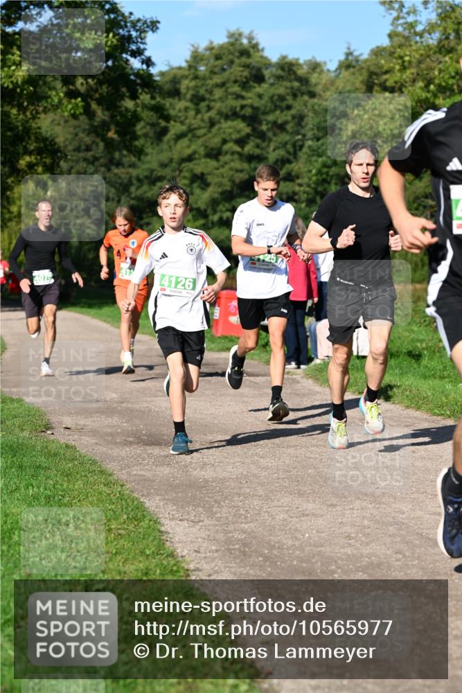 27.09.2026 - 35. Volkslauf durch das schöne Alstertal Dr. Thomas Lammeyer http://msf.ph/oto/10565977 27.09.2026 10:38:56 Laufen 4075, 4126 meine-sportfotos.de