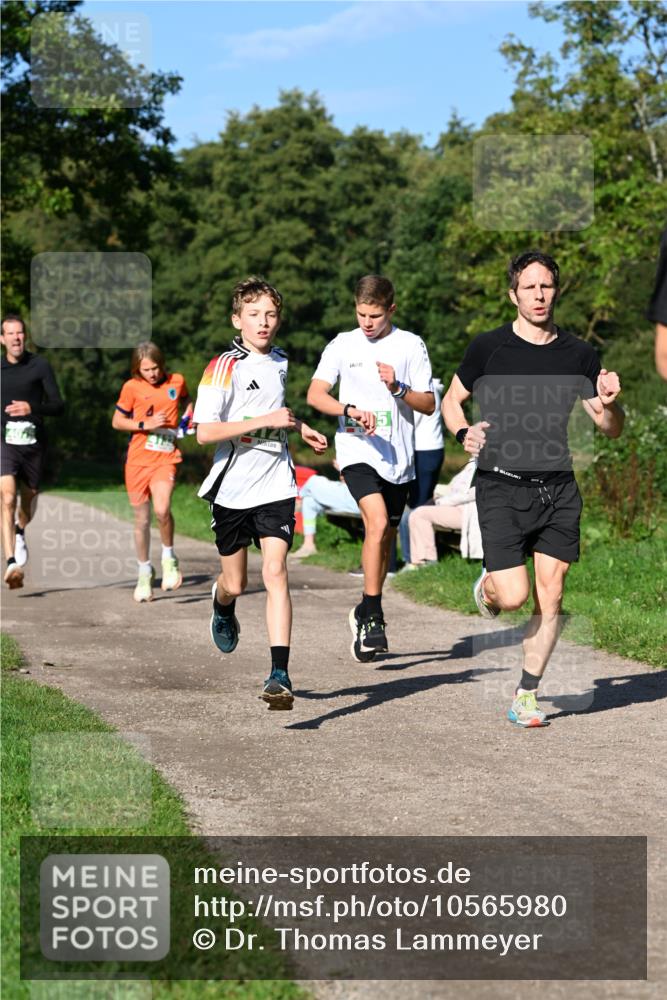27.09.2026 - 35. Volkslauf durch das schöne Alstertal Dr. Thomas Lammeyer http://msf.ph/oto/10565980 27.09.2026 10:38:56 Laufen  meine-sportfotos.de