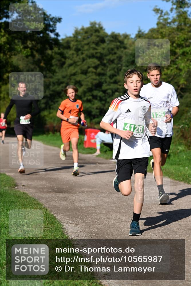 27.09.2026 - 35. Volkslauf durch das schöne Alstertal Dr. Thomas Lammeyer http://msf.ph/oto/10565987 27.09.2026 10:38:57 Laufen 4126, 125 meine-sportfotos.de
