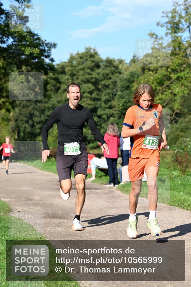 27.09.2026 - 35. Volkslauf durch das schöne Alstertal Dr. Thomas Lammeyer http://msf.ph/oto/10565999 27.09.2026 10:38:59 Laufen 4075, 4132 meine-sportfotos.de