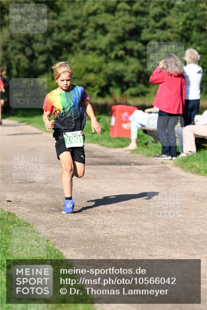 27.09.2026 - 35. Volkslauf durch das schöne Alstertal Dr. Thomas Lammeyer http://msf.ph/oto/10566042 27.09.2026 10:39:06 Laufen 4082 meine-sportfotos.de