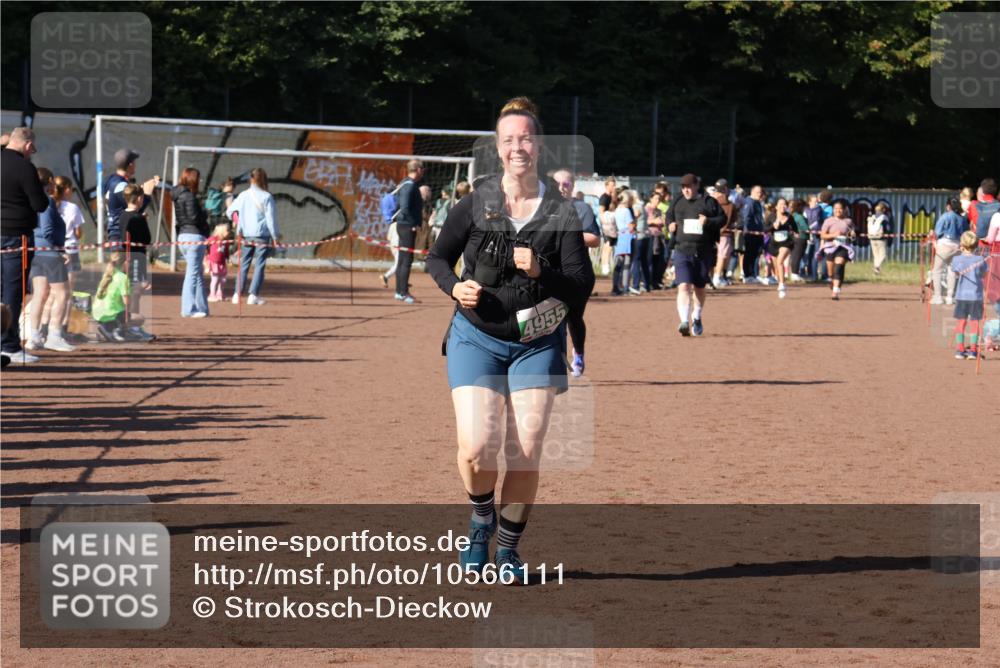 27.09.2026 - 35. Volkslauf durch das schöne Alstertal Strokosch-Dieckow http://msf.ph/oto/10566111 27.09.2026 11:05:54 Ziel 3059, 4955 meine-sportfotos.de