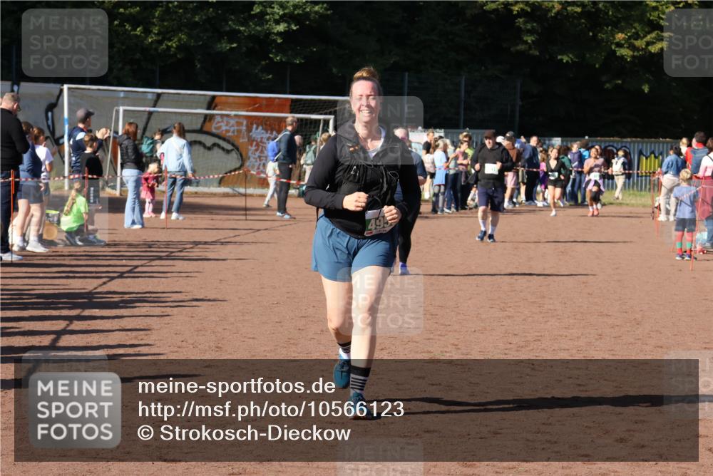 27.09.2026 - 35. Volkslauf durch das schöne Alstertal Strokosch-Dieckow http://msf.ph/oto/10566123 27.09.2026 11:05:54 Ziel 3059, 4955 meine-sportfotos.de