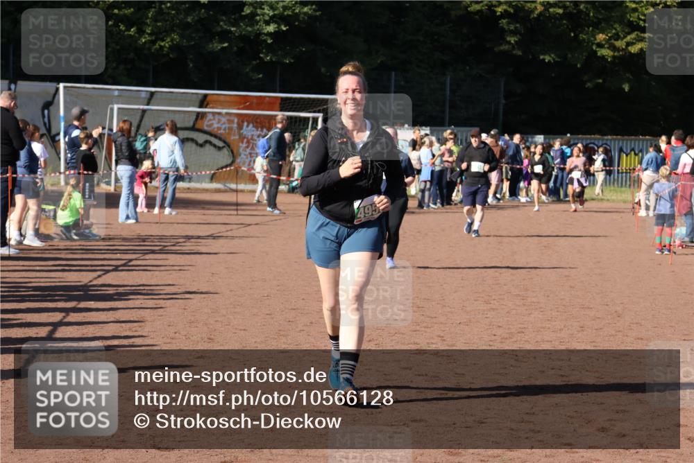 27.09.2026 - 35. Volkslauf durch das schöne Alstertal Strokosch-Dieckow http://msf.ph/oto/10566128 27.09.2026 11:05:53 Ziel 3059, 4955 meine-sportfotos.de