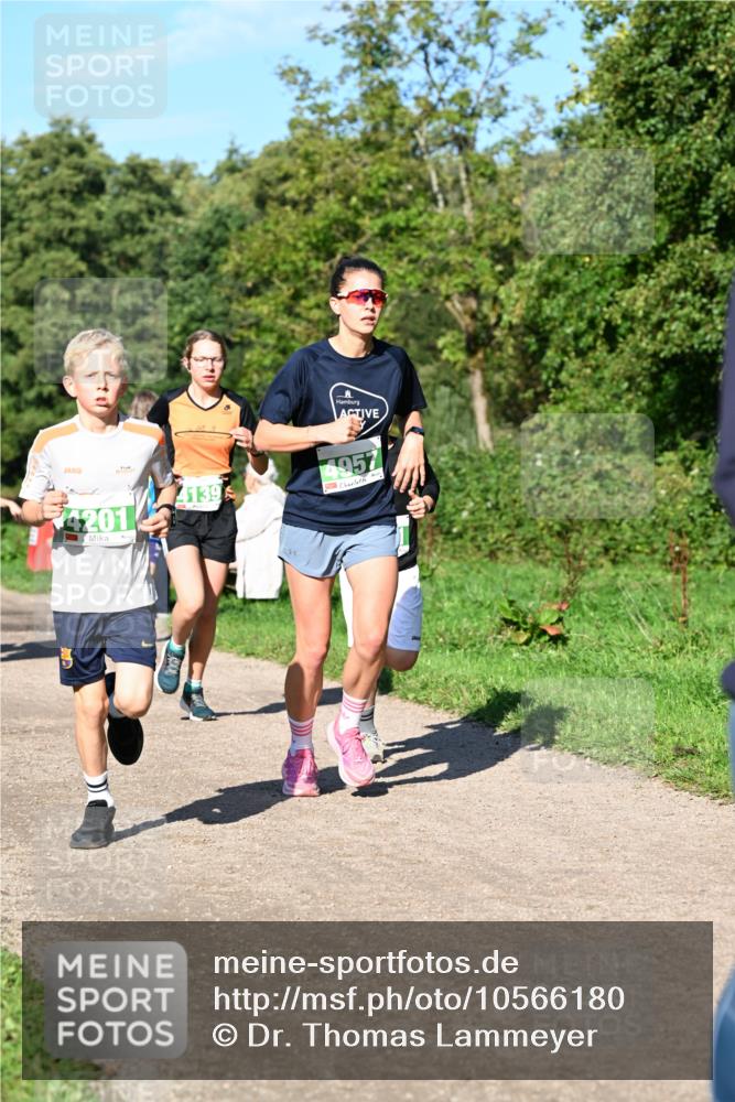 27.09.2026 - 35. Volkslauf durch das schöne Alstertal Dr. Thomas Lammeyer http://msf.ph/oto/10566180 27.09.2026 10:39:30 Laufen 4201, 4139, 4957 meine-sportfotos.de
