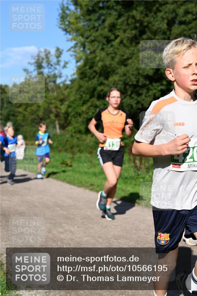 27.09.2026 - 35. Volkslauf durch das schöne Alstertal Dr. Thomas Lammeyer http://msf.ph/oto/10566195 27.09.2026 10:39:32 Laufen 1399 meine-sportfotos.de