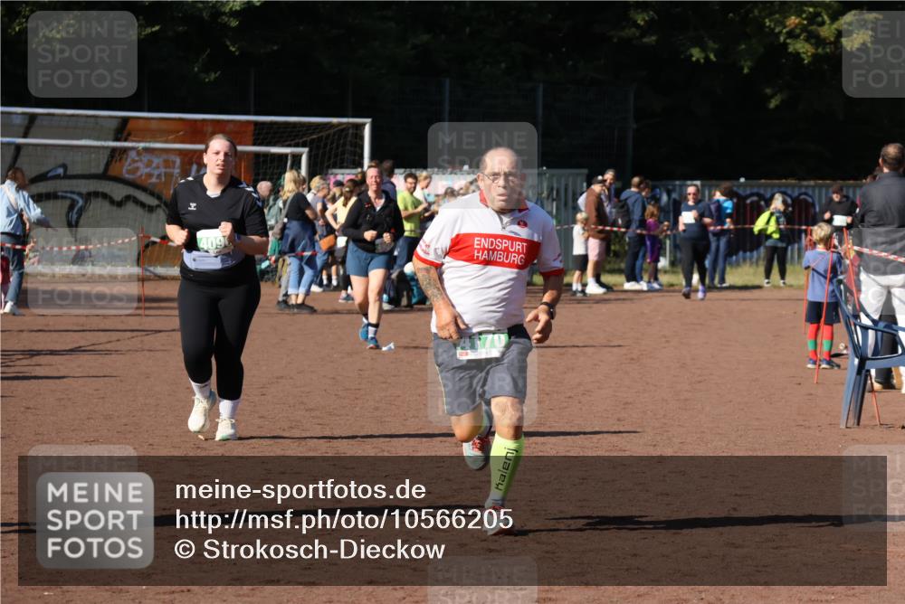 27.09.2026 - 35. Volkslauf durch das schöne Alstertal Strokosch-Dieckow http://msf.ph/oto/10566205 27.09.2026 11:05:42 Ziel 4090, 4170 meine-sportfotos.de
