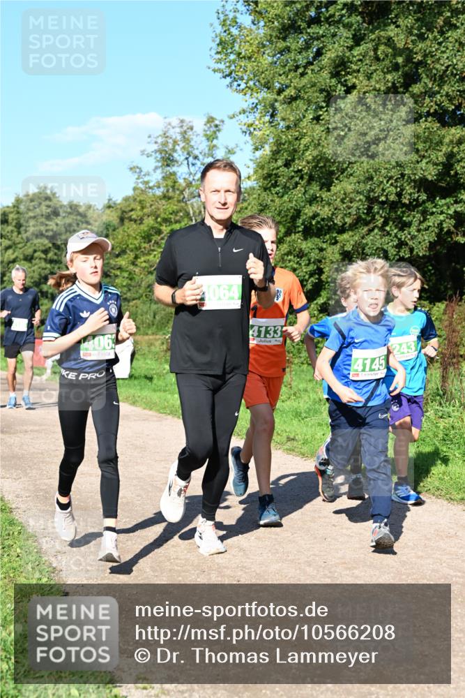 27.09.2026 - 35. Volkslauf durch das schöne Alstertal Dr. Thomas Lammeyer http://msf.ph/oto/10566208 27.09.2026 10:39:34 Laufen 406, 4064, 4133, 4145, 243 meine-sportfotos.de