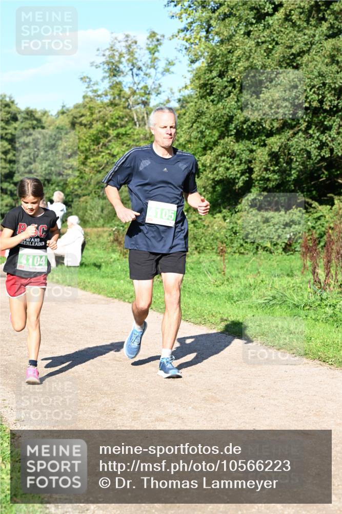 27.09.2026 - 35. Volkslauf durch das schöne Alstertal Dr. Thomas Lammeyer http://msf.ph/oto/10566223 27.09.2026 10:39:37 Laufen 4104, 4105 meine-sportfotos.de
