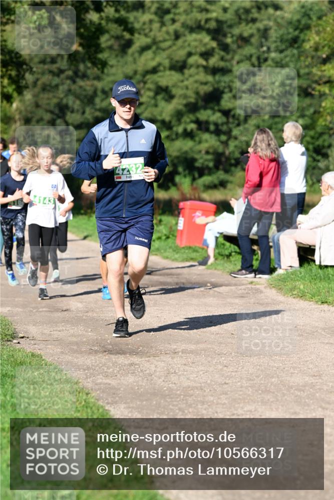 27.09.2026 - 35. Volkslauf durch das schöne Alstertal Dr. Thomas Lammeyer http://msf.ph/oto/10566317 27.09.2026 10:39:55 Laufen 4143, 14232 meine-sportfotos.de