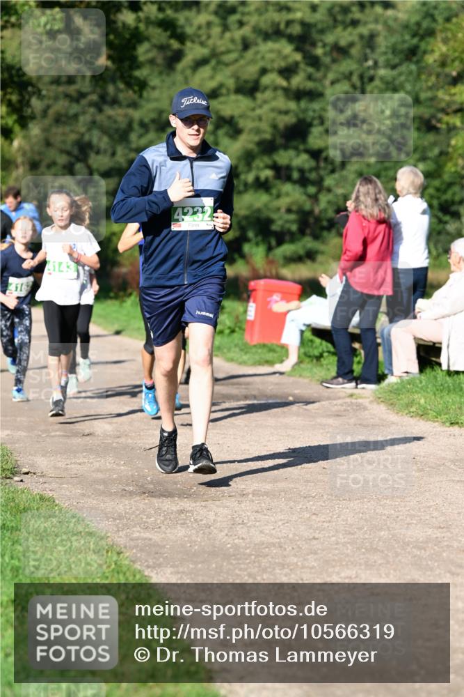 27.09.2026 - 35. Volkslauf durch das schöne Alstertal Dr. Thomas Lammeyer http://msf.ph/oto/10566319 27.09.2026 10:39:55 Laufen 4143, 4232 meine-sportfotos.de