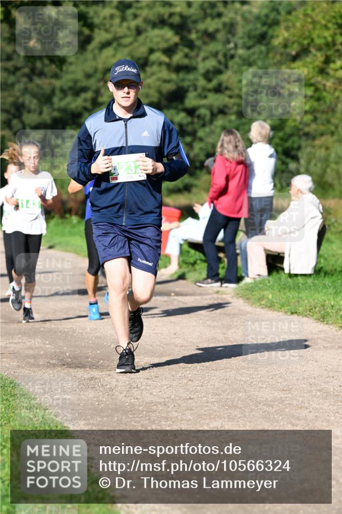 27.09.2026 - 35. Volkslauf durch das schöne Alstertal Dr. Thomas Lammeyer http://msf.ph/oto/10566324 27.09.2026 10:39:55 Laufen 143, 232 meine-sportfotos.de