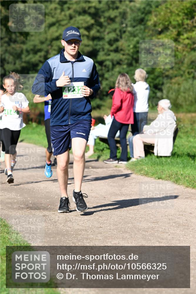 27.09.2026 - 35. Volkslauf durch das schöne Alstertal Dr. Thomas Lammeyer http://msf.ph/oto/10566325 27.09.2026 10:39:55 Laufen 4149, 4232 meine-sportfotos.de