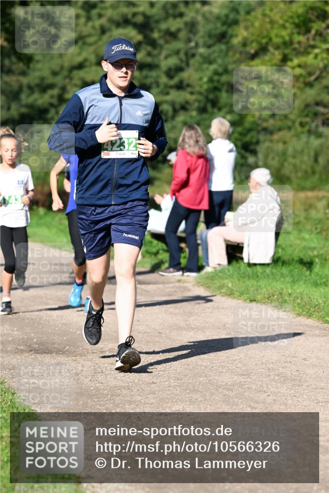 27.09.2026 - 35. Volkslauf durch das schöne Alstertal Dr. Thomas Lammeyer http://msf.ph/oto/10566326 27.09.2026 10:39:55 Laufen 4232 meine-sportfotos.de