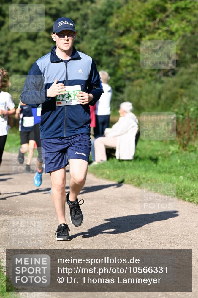 27.09.2026 - 35. Volkslauf durch das schöne Alstertal Dr. Thomas Lammeyer http://msf.ph/oto/10566331 27.09.2026 10:39:56 Laufen 4232 meine-sportfotos.de