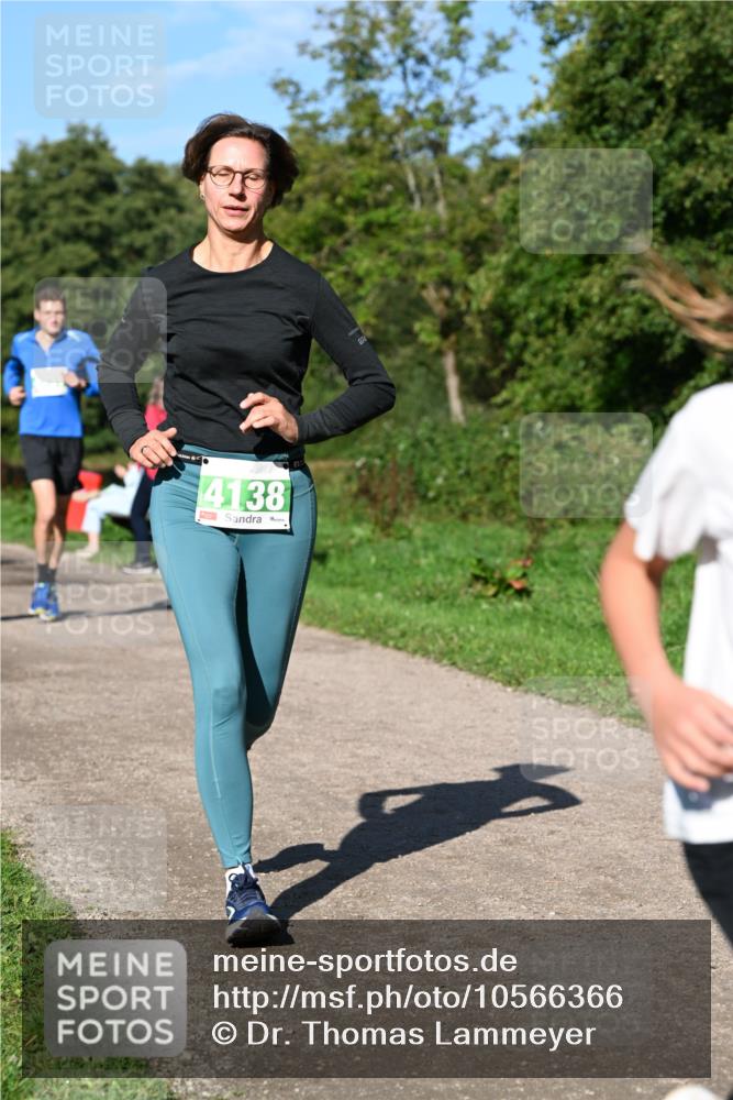 27.09.2026 - 35. Volkslauf durch das schöne Alstertal Dr. Thomas Lammeyer http://msf.ph/oto/10566366 27.09.2026 10:40:02 Laufen 4138 meine-sportfotos.de