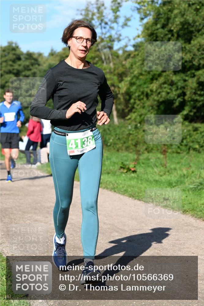 27.09.2026 - 35. Volkslauf durch das schöne Alstertal Dr. Thomas Lammeyer http://msf.ph/oto/10566369 27.09.2026 10:40:02 Laufen 4138 meine-sportfotos.de