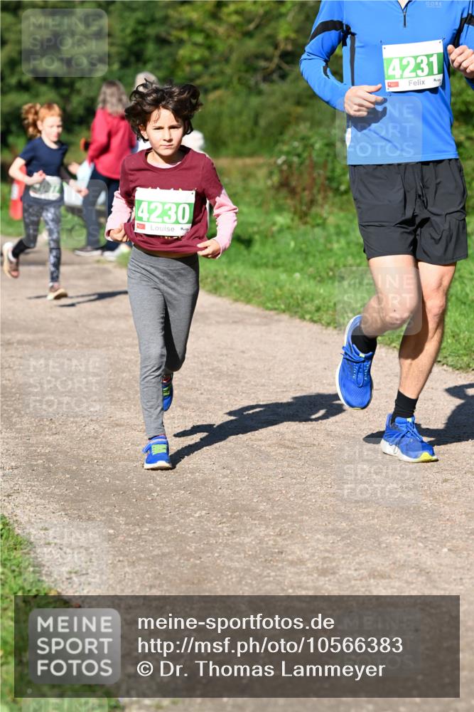 27.09.2026 - 35. Volkslauf durch das schöne Alstertal Dr. Thomas Lammeyer http://msf.ph/oto/10566383 27.09.2026 10:40:05 Laufen 4230, 4231 meine-sportfotos.de