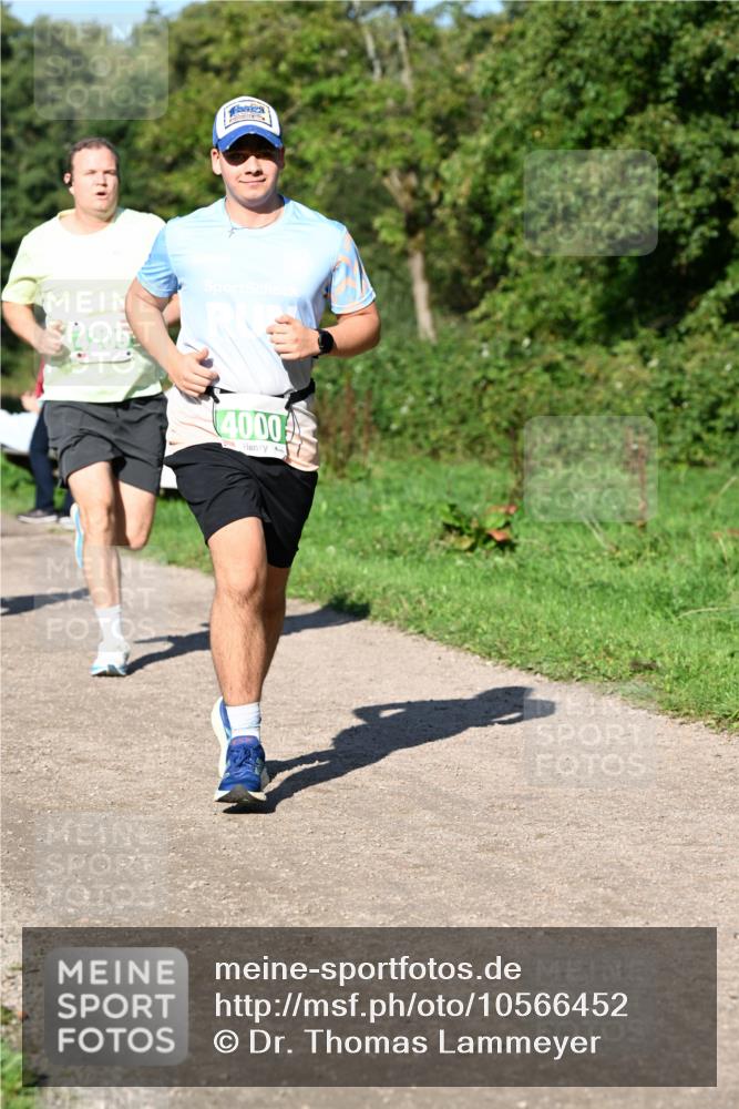 27.09.2026 - 35. Volkslauf durch das schöne Alstertal Dr. Thomas Lammeyer http://msf.ph/oto/10566452 27.09.2026 10:40:15 Laufen 4209, 4000 meine-sportfotos.de