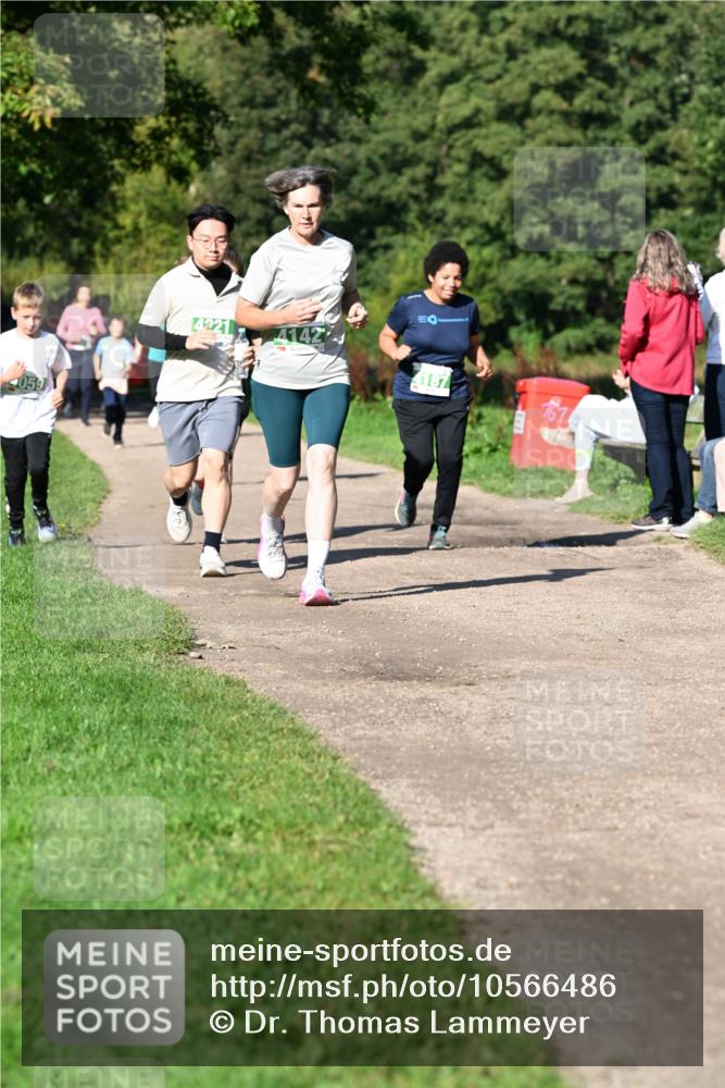 27.09.2026 - 35. Volkslauf durch das schöne Alstertal Dr. Thomas Lammeyer http://msf.ph/oto/10566486 27.09.2026 10:40:21 Laufen 4221 meine-sportfotos.de