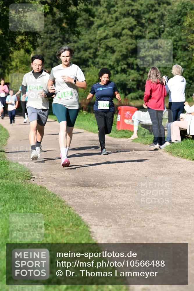 27.09.2026 - 35. Volkslauf durch das schöne Alstertal Dr. Thomas Lammeyer http://msf.ph/oto/10566488 27.09.2026 10:40:22 Laufen 4221, 4142, 187, 161 meine-sportfotos.de
