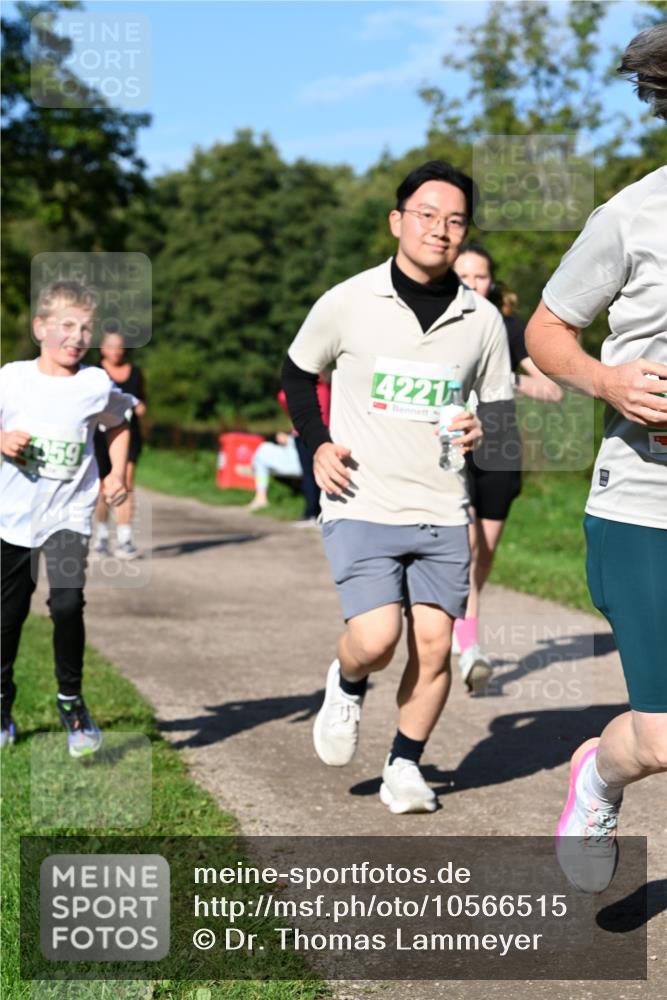 27.09.2026 - 35. Volkslauf durch das schöne Alstertal Dr. Thomas Lammeyer http://msf.ph/oto/10566515 27.09.2026 10:40:26 Laufen 4221, 1, 5 meine-sportfotos.de