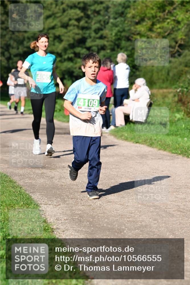 27.09.2026 - 35. Volkslauf durch das schöne Alstertal Dr. Thomas Lammeyer http://msf.ph/oto/10566555 27.09.2026 10:40:32 Laufen 4065, 4109 meine-sportfotos.de