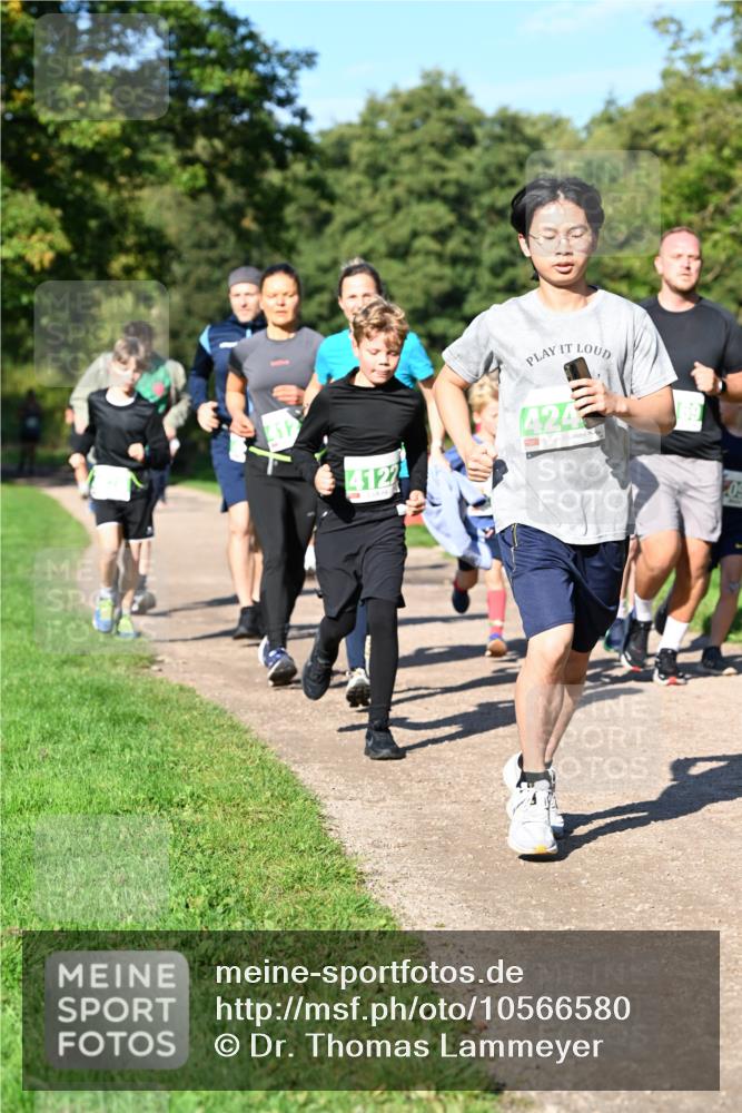 27.09.2026 - 35. Volkslauf durch das schöne Alstertal Dr. Thomas Lammeyer http://msf.ph/oto/10566580 27.09.2026 10:40:40 Laufen 4122, 424, 69 meine-sportfotos.de