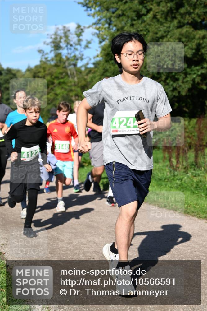 27.09.2026 - 35. Volkslauf durch das schöne Alstertal Dr. Thomas Lammeyer http://msf.ph/oto/10566591 27.09.2026 10:40:42 Laufen 4140, 4122, 424 meine-sportfotos.de