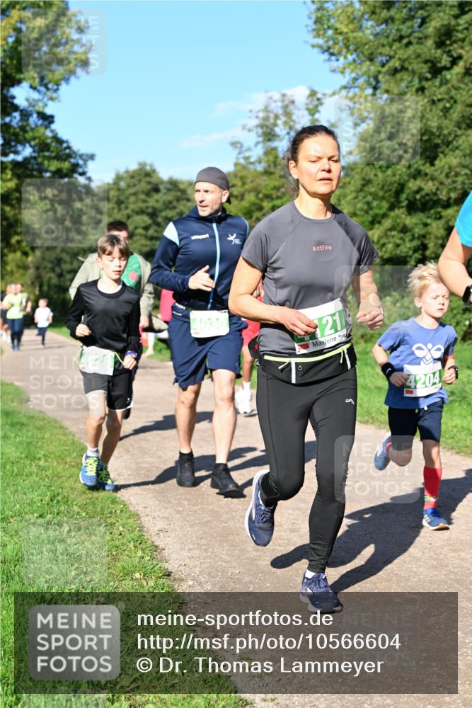 27.09.2026 - 35. Volkslauf durch das schöne Alstertal Dr. Thomas Lammeyer http://msf.ph/oto/10566604 27.09.2026 10:40:44 Laufen  meine-sportfotos.de