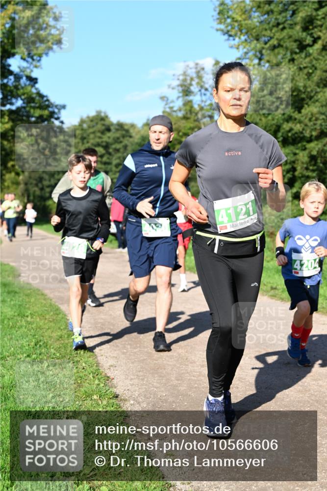 27.09.2026 - 35. Volkslauf durch das schöne Alstertal Dr. Thomas Lammeyer http://msf.ph/oto/10566606 27.09.2026 10:40:44 Laufen 4121, 5, 4204 meine-sportfotos.de