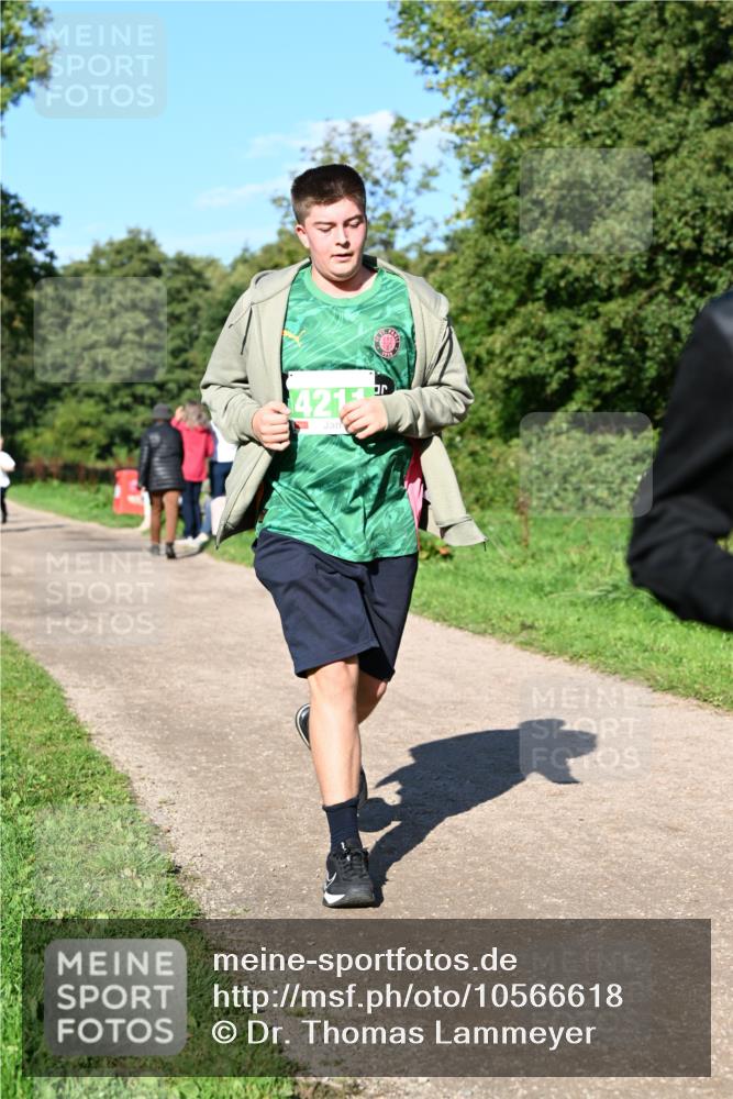 27.09.2026 - 35. Volkslauf durch das schöne Alstertal Dr. Thomas Lammeyer http://msf.ph/oto/10566618 27.09.2026 10:40:46 Laufen 421 meine-sportfotos.de
