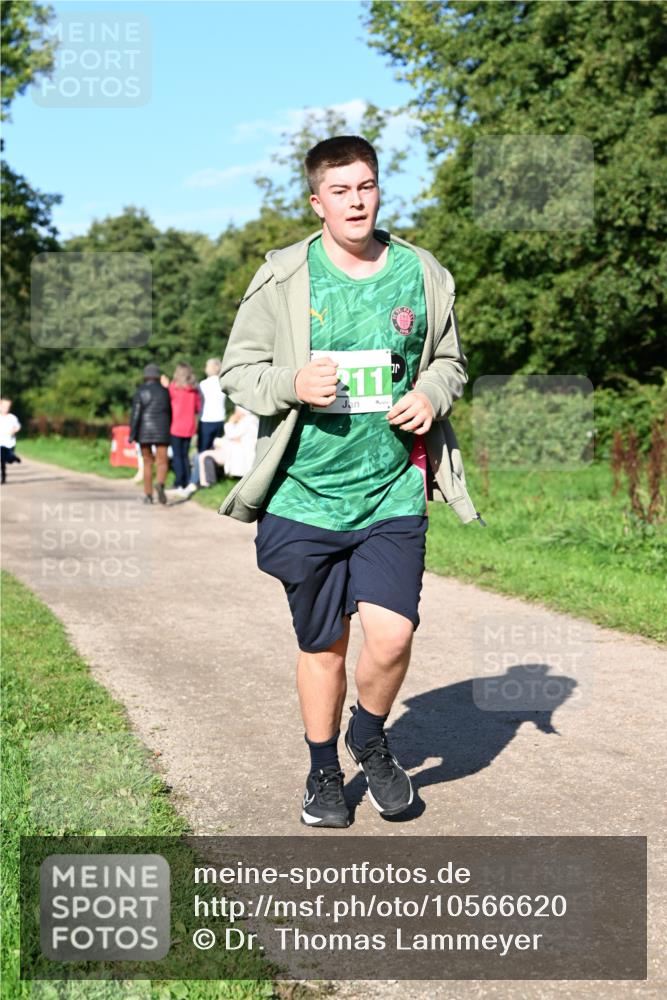 27.09.2026 - 35. Volkslauf durch das schöne Alstertal Dr. Thomas Lammeyer http://msf.ph/oto/10566620 27.09.2026 10:40:46 Laufen 11 meine-sportfotos.de