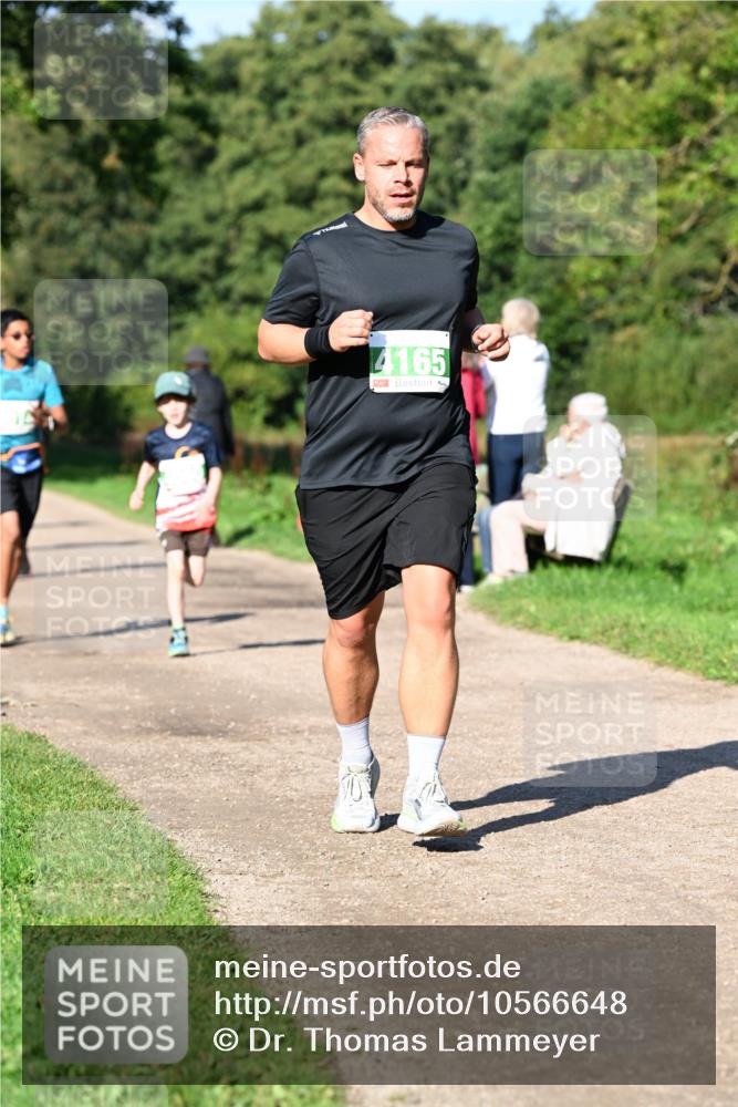 27.09.2026 - 35. Volkslauf durch das schöne Alstertal Dr. Thomas Lammeyer http://msf.ph/oto/10566648 27.09.2026 10:40:55 Laufen 4165 meine-sportfotos.de