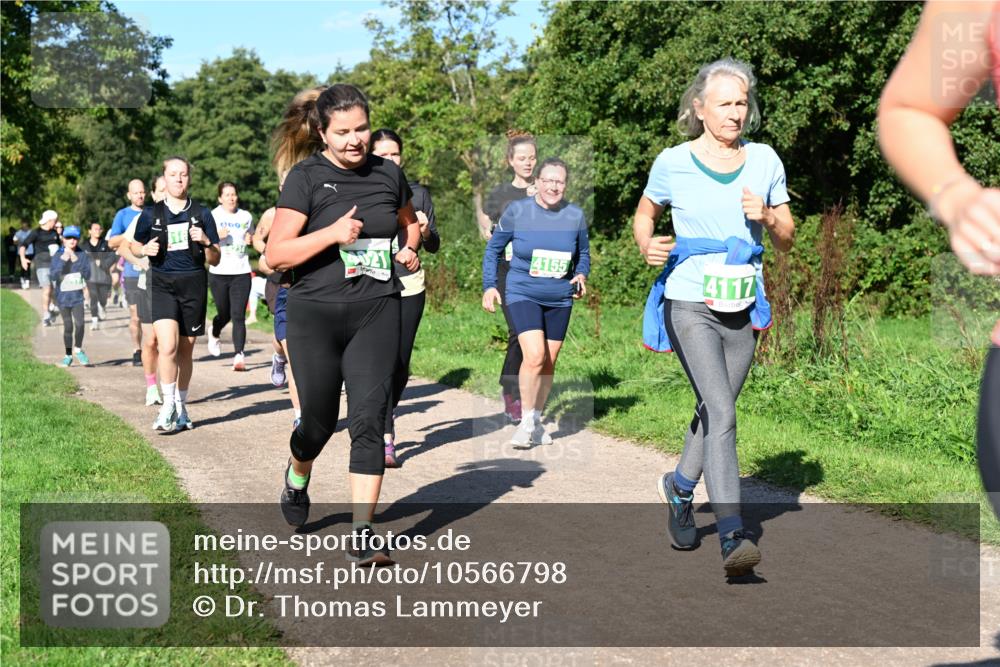 27.09.2026 - 35. Volkslauf durch das schöne Alstertal Dr. Thomas Lammeyer http://msf.ph/oto/10566798 27.09.2026 10:41:18 Laufen 0606, 521, 4155, 4117 meine-sportfotos.de