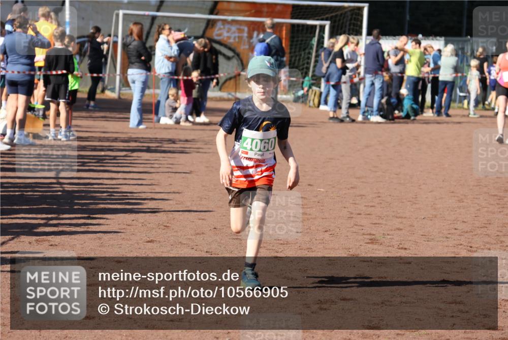 27.09.2026 - 35. Volkslauf durch das schöne Alstertal Strokosch-Dieckow http://msf.ph/oto/10566905 27.09.2026 11:02:53 Ziel 4060 meine-sportfotos.de