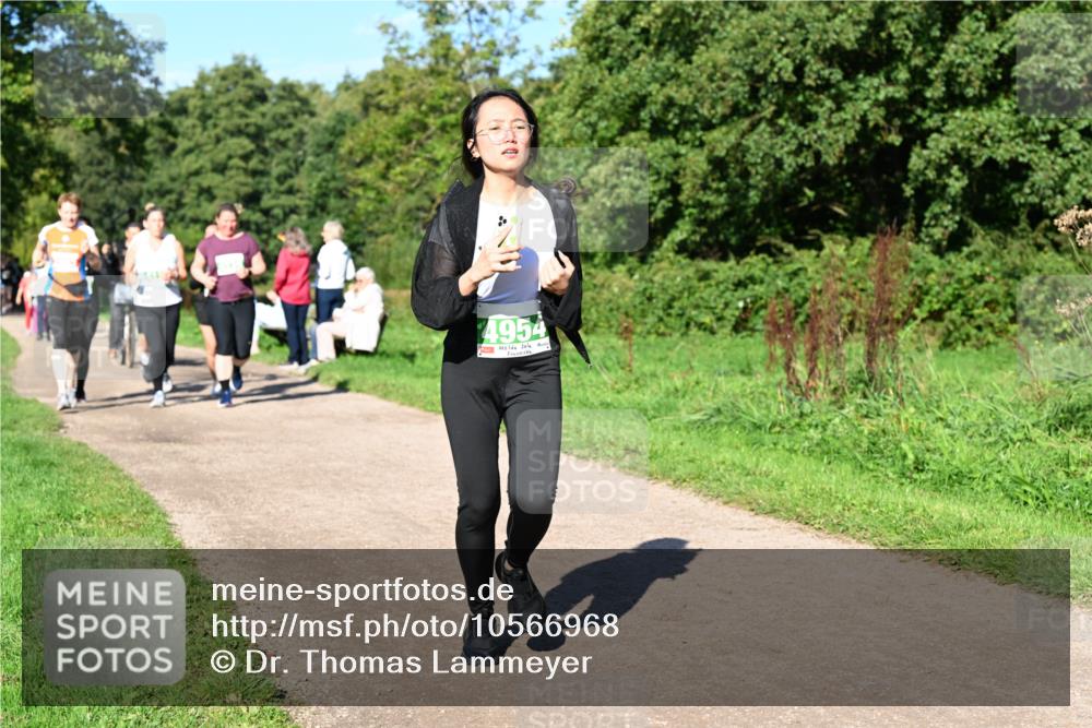 27.09.2026 - 35. Volkslauf durch das schöne Alstertal Dr. Thomas Lammeyer http://msf.ph/oto/10566968 27.09.2026 10:41:45 Laufen 4954 meine-sportfotos.de