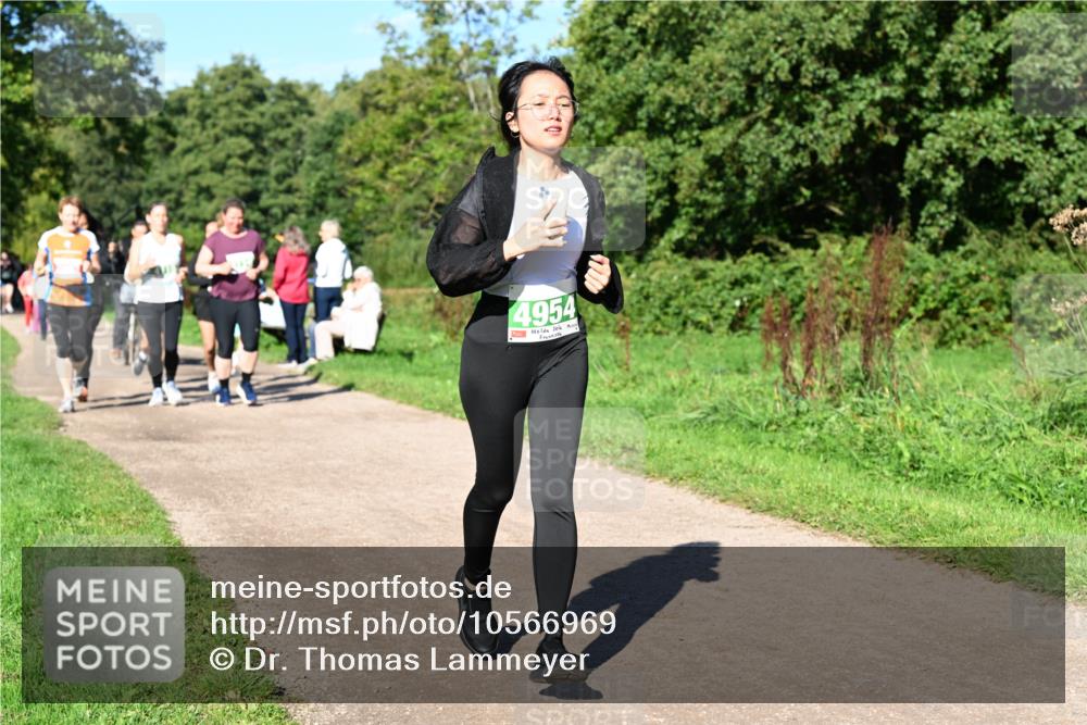 27.09.2026 - 35. Volkslauf durch das schöne Alstertal Dr. Thomas Lammeyer http://msf.ph/oto/10566969 27.09.2026 10:41:45 Laufen 4954 meine-sportfotos.de