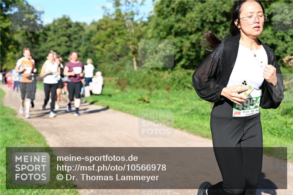 27.09.2026 - 35. Volkslauf durch das schöne Alstertal Dr. Thomas Lammeyer http://msf.ph/oto/10566978 27.09.2026 10:41:46 Laufen 4954 meine-sportfotos.de