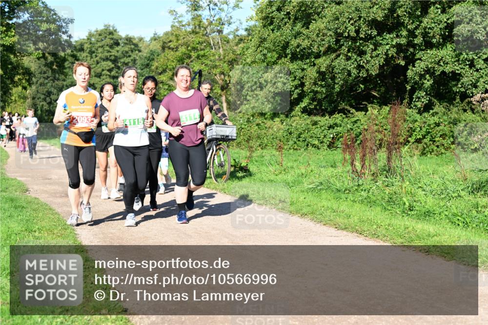 27.09.2026 - 35. Volkslauf durch das schöne Alstertal Dr. Thomas Lammeyer http://msf.ph/oto/10566996 27.09.2026 10:41:48 Laufen 2093, 4115, 4114 meine-sportfotos.de